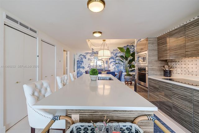 460 NE 28 704, Miami, FL 33137