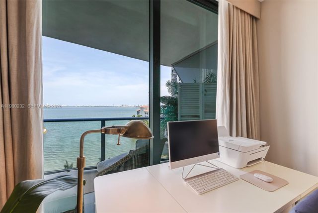 460 NE 28 704, Miami, FL 33137