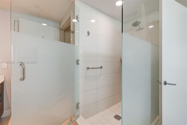 460 NE 28 704, Miami, FL 33137