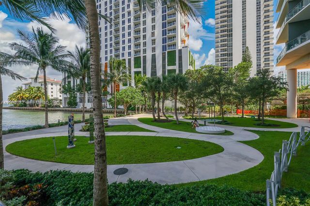 460 NE 28 704, Miami, FL 33137