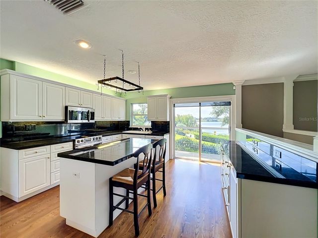 1800 COUNTRY CLUB DRIVE, Eustis, FL 32726