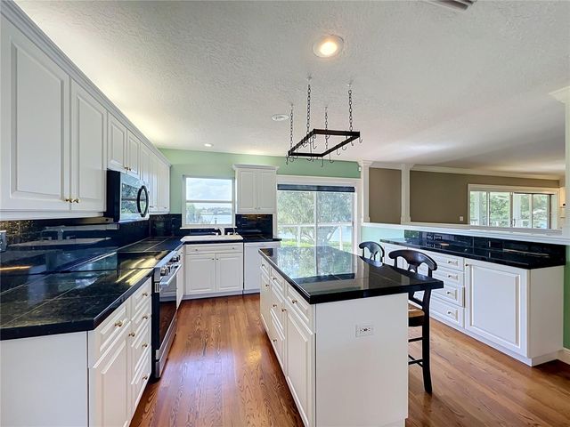 1800 COUNTRY CLUB DRIVE, Eustis, FL 32726