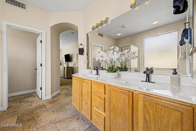 6140 W ORAIBI Drive, Glendale, AZ 85308