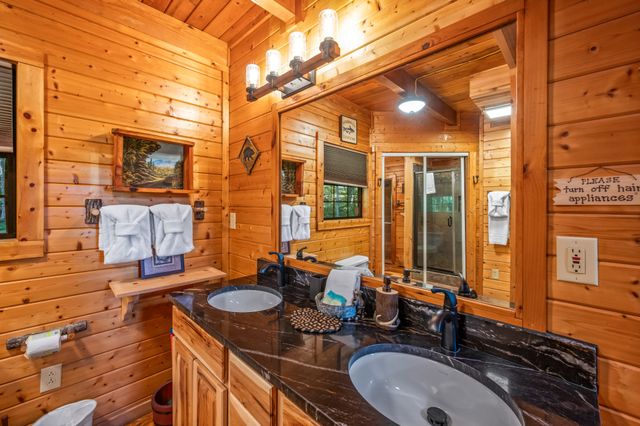 4154 Evans Chapel Rd, Sevierville, TN 37876