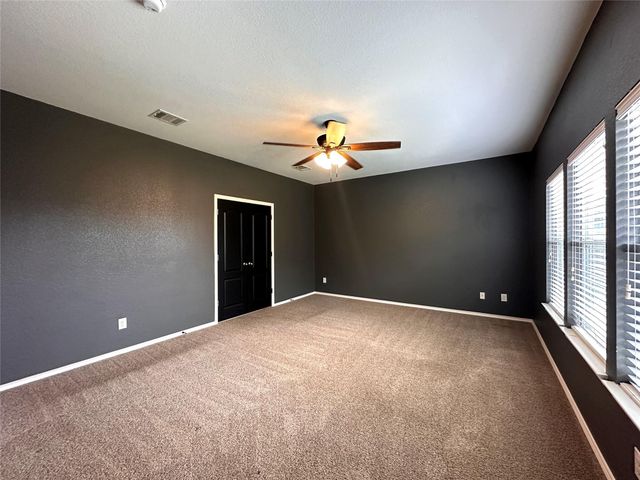 4601 Tiddle LN, Pflugerville, TX 78660