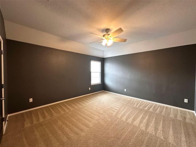 4601 Tiddle LN, Pflugerville, TX 78660