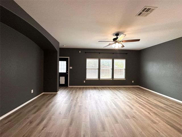 4601 Tiddle LN, Pflugerville, TX 78660