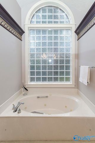 1023 Way Thru The Woods SW, Decatur, AL 35603