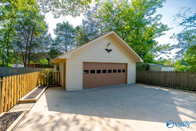 1023 Way Thru The Woods SW, Decatur, AL 35603