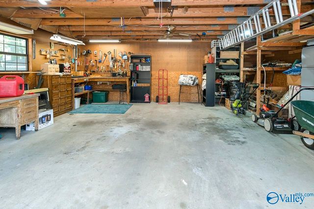 1023 Way Thru The Woods SW, Decatur, AL 35603