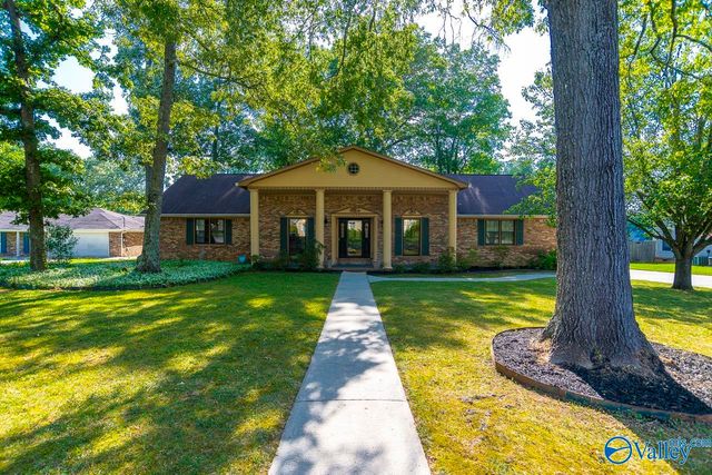 1023 Way Thru The Woods SW, Decatur, AL 35603