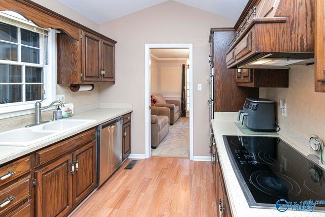 1023 Way Thru The Woods SW, Decatur, AL 35603