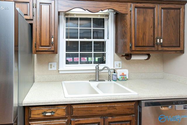 1023 Way Thru The Woods SW, Decatur, AL 35603