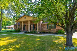 1023 Way Thru The Woods SW, Decatur, AL 35603