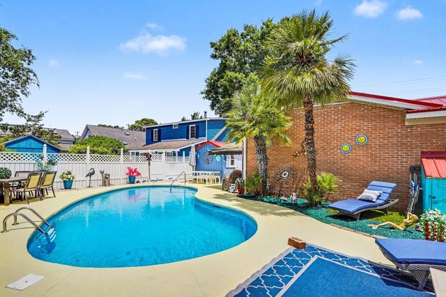 1010 Moss Dr., Surfside Beach, SC 29575