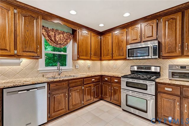 716 Coralview Ter, Midlothian, VA 23114