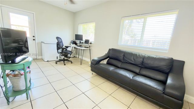 8357 NW 25th Ct, Sunrise, FL 33322