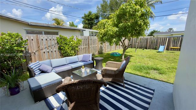 8357 NW 25th Ct, Sunrise, FL 33322