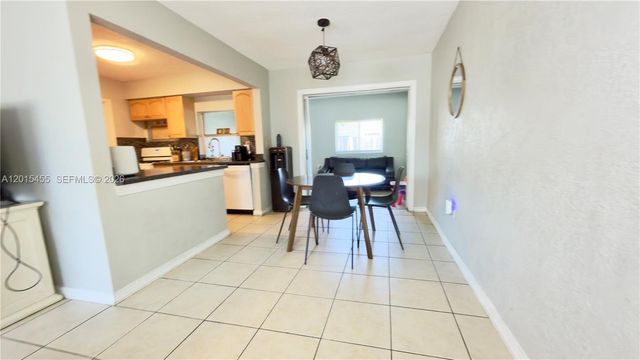 8357 NW 25th Ct, Sunrise, FL 33322