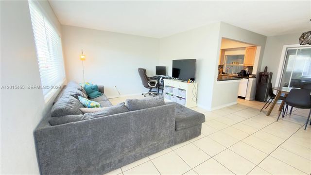 8357 NW 25th Ct, Sunrise, FL 33322