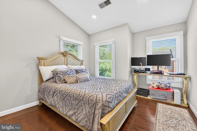 7522 CHRISLAND CV, Falls Church, VA 22042