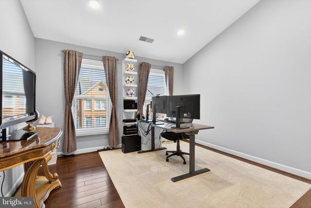7522 CHRISLAND CV, Falls Church, VA 22042
