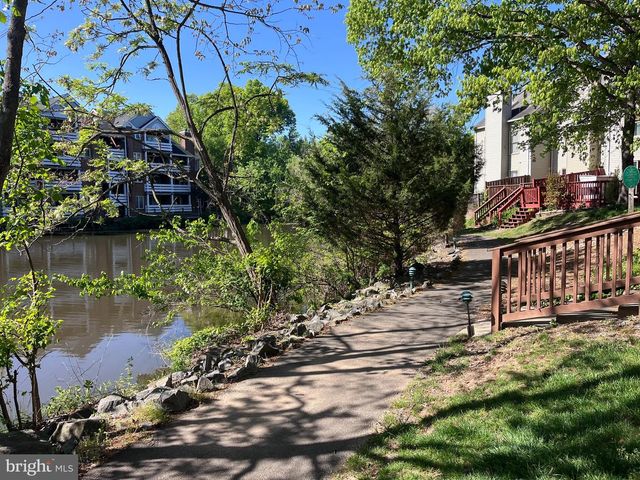 7522 CHRISLAND CV, Falls Church, VA 22042