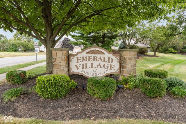 17837 Crown Pointe Court, Noblesville, IN 46062