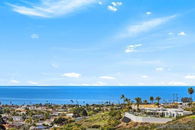 5448 Caminito Bayo, La Jolla, CA 92037