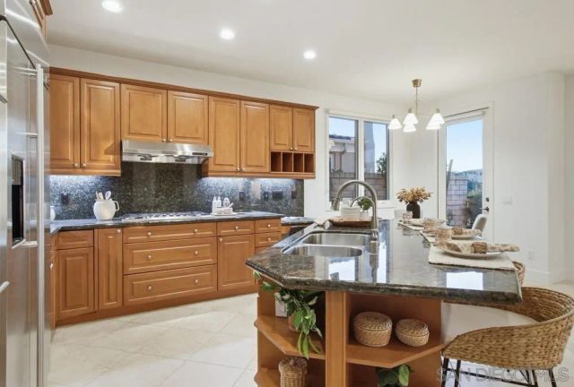 5448 Caminito Bayo, La Jolla, CA 92037