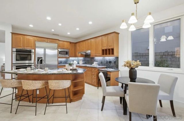 5448 Caminito Bayo, La Jolla, CA 92037