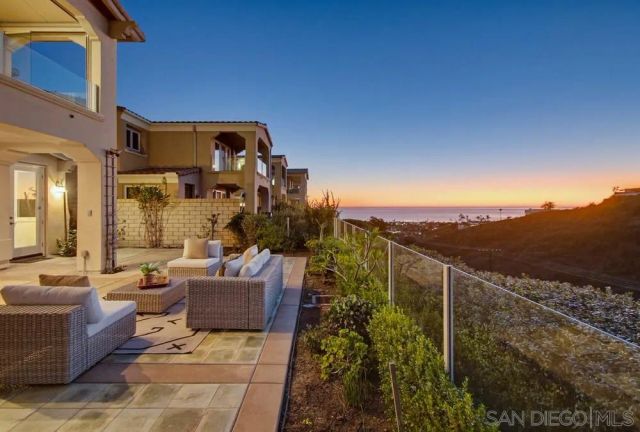 5448 Caminito Bayo, La Jolla, CA 92037