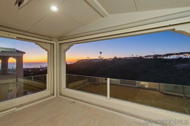 5448 Caminito Bayo, La Jolla, CA 92037