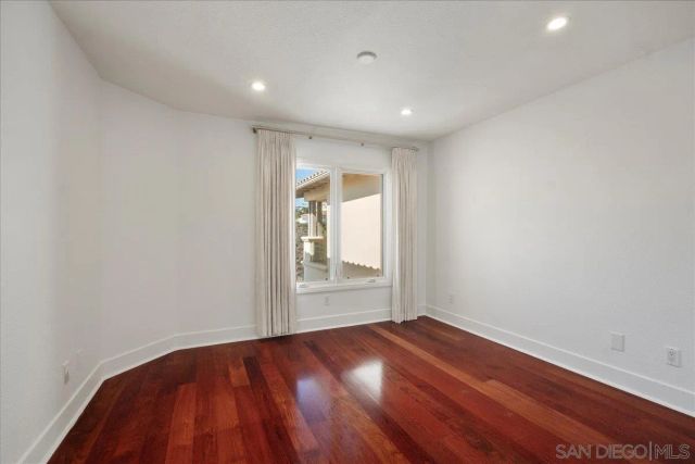 5448 Caminito Bayo, La Jolla, CA 92037