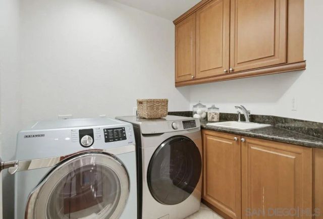 5448 Caminito Bayo, La Jolla, CA 92037