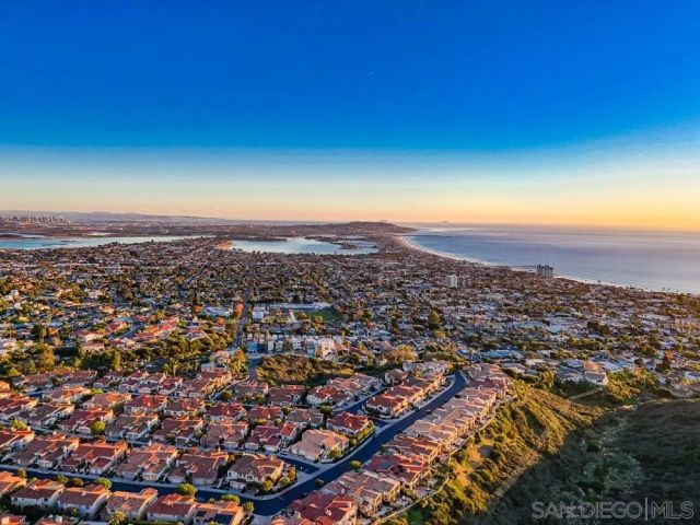 5448 Caminito Bayo, La Jolla, CA 92037