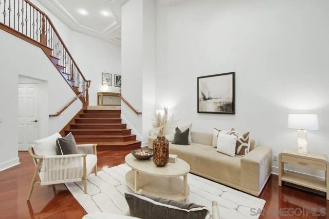 5448 Caminito Bayo, La Jolla, CA 92037