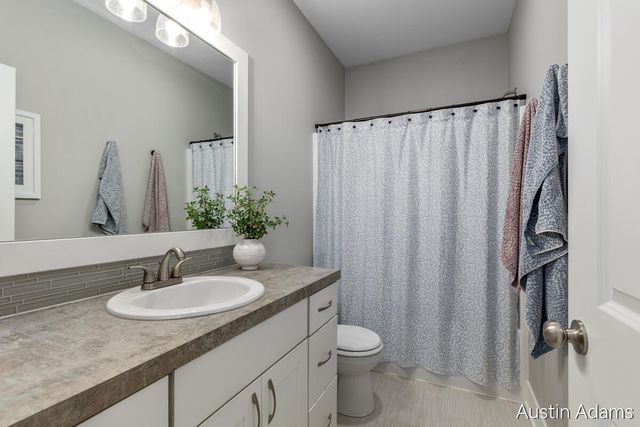 204 Ira Spring Road, Holland, MI 49423
