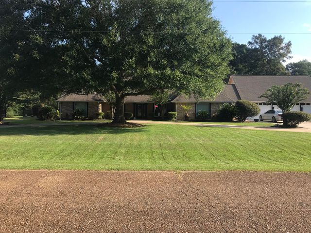 2600 Robert E Lee Dr, Deridder, LA 70634