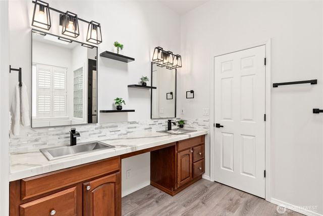 7094 SW Dundee Court, Port Orchard, WA 98367