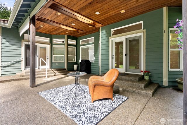 7094 SW Dundee Court, Port Orchard, WA 98367