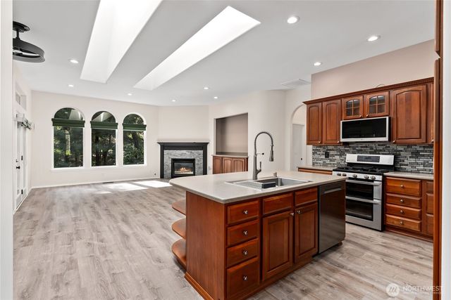 7094 SW Dundee Court, Port Orchard, WA 98367