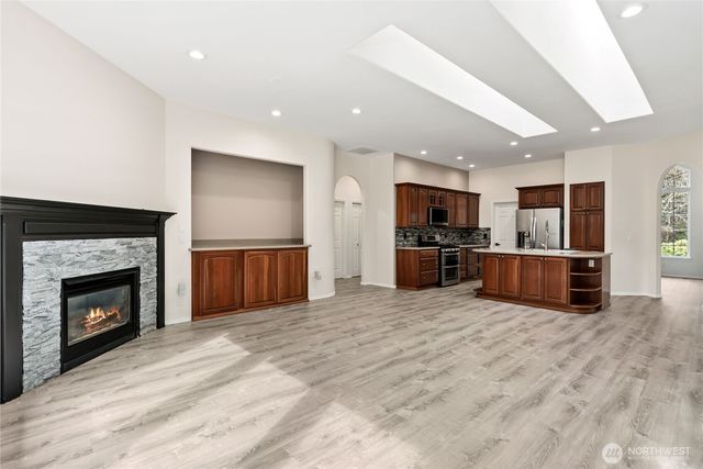 7094 SW Dundee Court, Port Orchard, WA 98367