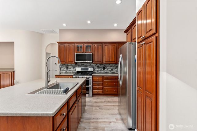 7094 SW Dundee Court, Port Orchard, WA 98367