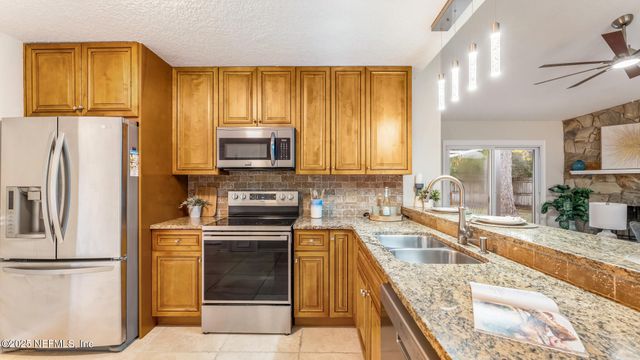 13118 ANNANDALE Drive S, Jacksonville, FL 32225