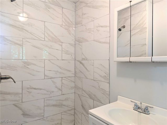 82 Detroit Street, Akron, OH 44305