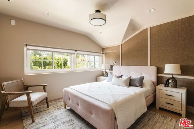 252 N Kenter Avenue, Los Angeles, CA 90049