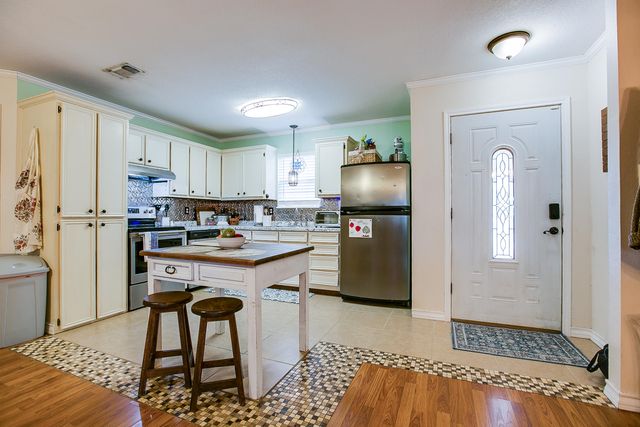 140 Stoneham Street, San Angelo, TX 76905