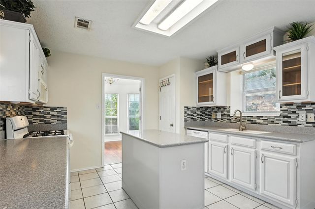 2711 Primrose Lane, Rowlett, TX 75089