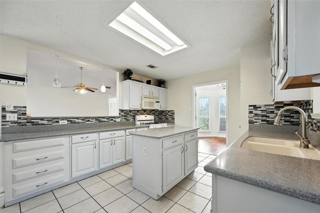 2711 Primrose Lane, Rowlett, TX 75089